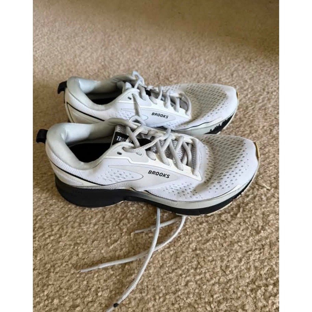 Brookes 7.5 Shoes